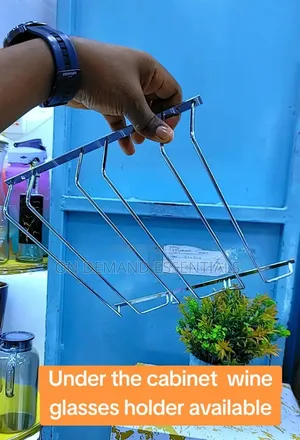 Under the Cabinet Wine Glasses Holder
