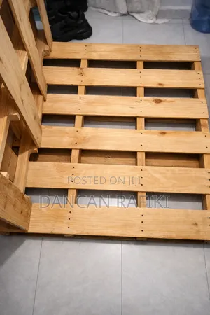 Premium Wooden Pallets -Strong,Versatile Ready for Your Creativity!