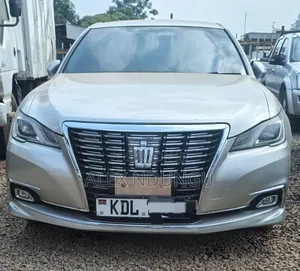 Toyota Crown 2016 Silver