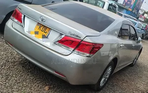 Toyota Crown 2016 Silver