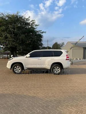 Toyota Land Cruiser Prado 2015 White