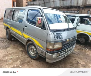 Toyota HiAce 2005 Grey