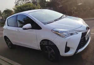 Toyota Vitz 2018 Pearl