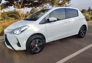 Toyota Vitz 2018 Pearl