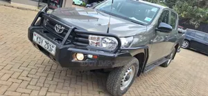 Toyota Hilux 2021 Gray