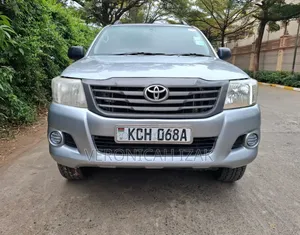 Toyota Hilux 2015 Silver