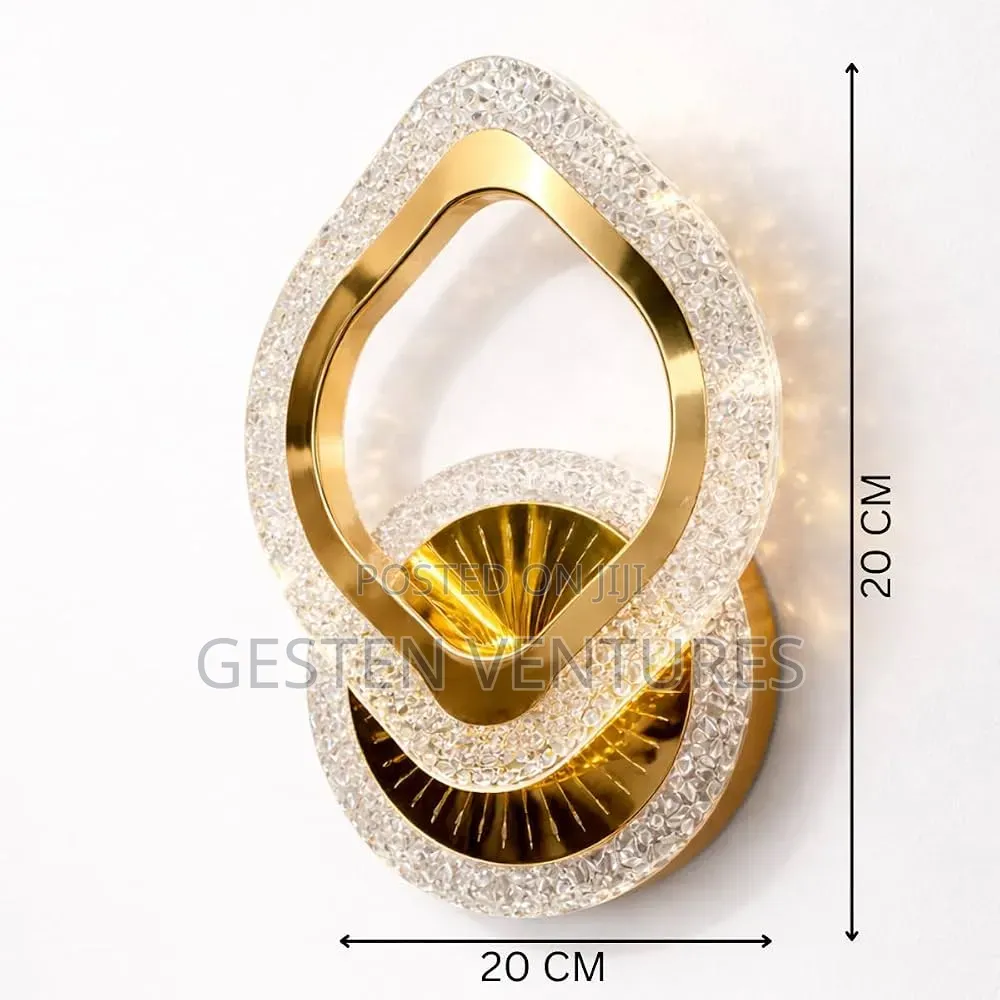 Elegant 3 Colour Wall Bracket Light