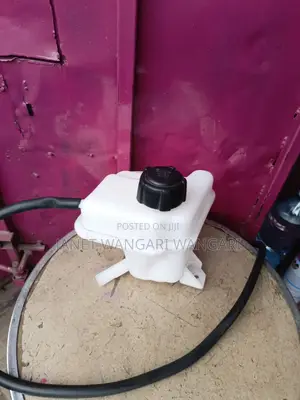 Coolant /Reserve Bottle for Nissan Dualis