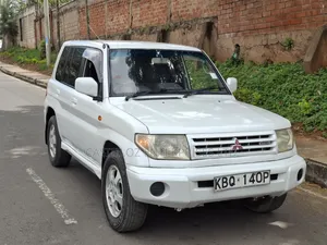 Mitsubishi Pajero IO 1999 White