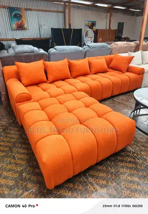 7-Seater L Seat Bubble Design Orange With Center Piece