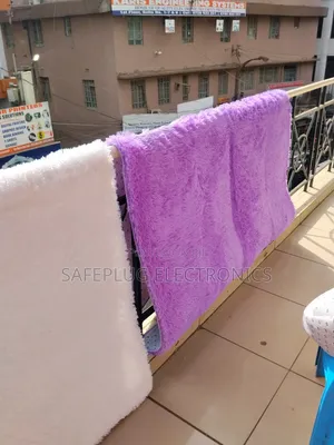 Fluffy Carpet – 5×8 Ft