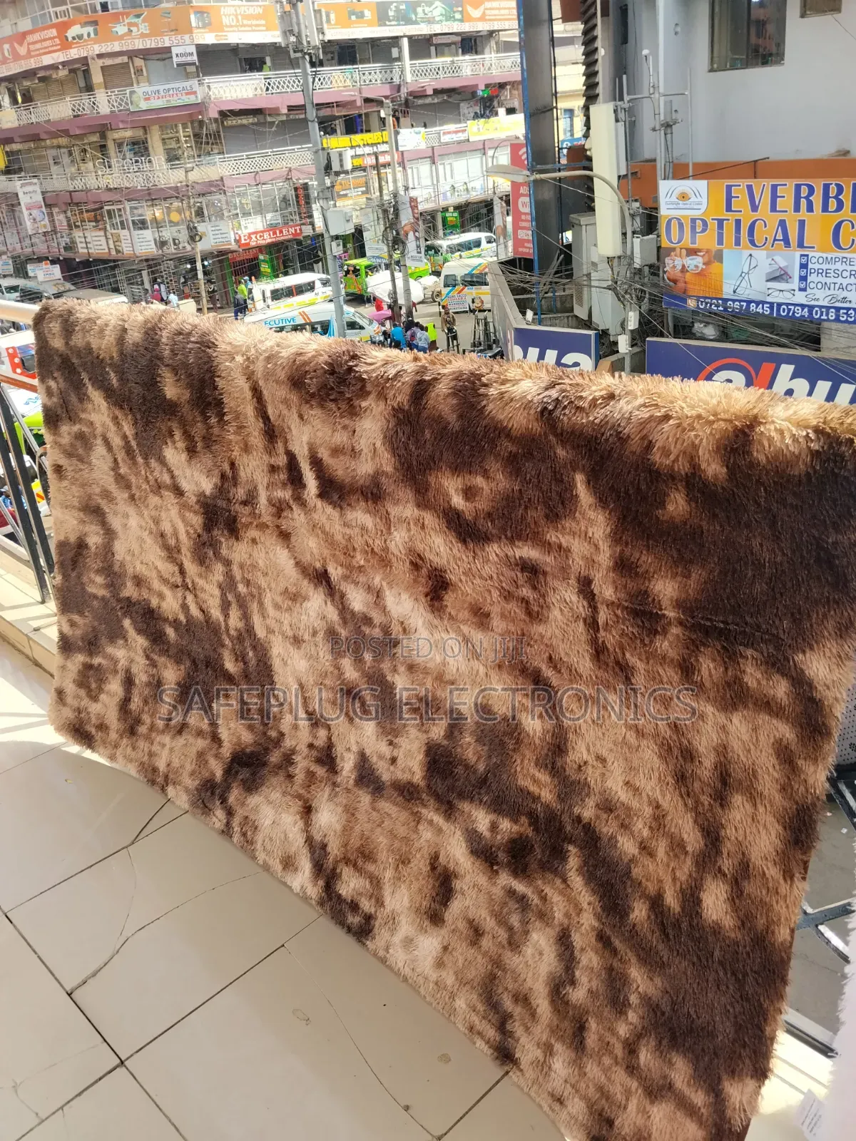 Fluffy Carpet – 5×8 Ft