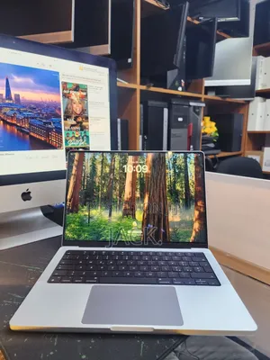 Laptop Apple MacBook Pro 2023 M3 32GB Apple M2 SSD 512GB