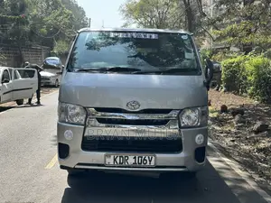Toyota HiAce 2017 Silver