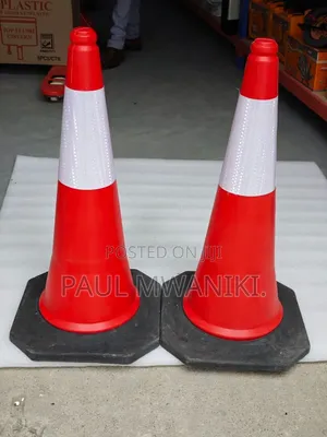 Heavy Duty Traffic Cones With Reflective Tape Rubber Base
