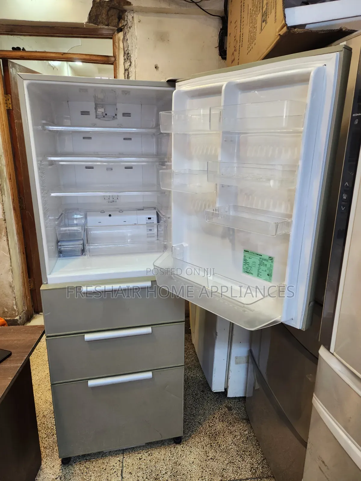 Bottom Freezer Specious Fridge