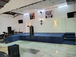 Blue Wall to Wall Carpet With Smooth Finish