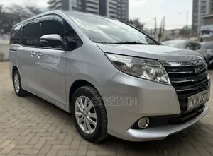Toyota Noah 2016 Silver