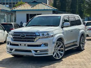 Toyota Land Cruiser 4.6 V8 ZX 2019 Pearl