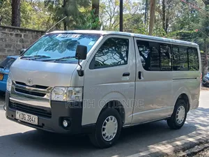 Toyota HiAce 2013 Silver