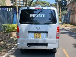 Toyota HiAce 2013 Silver