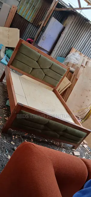 5x6 Mocket Bed Green Upholstery