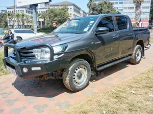 Toyota Hilux 2021 Gray
