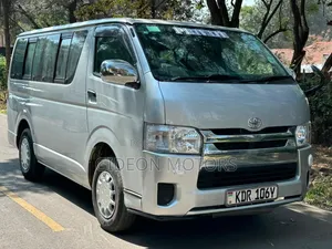 Toyota HiAce 2017 Silver