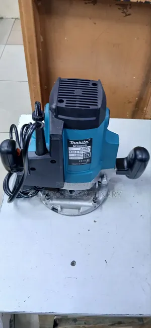 Powerful Makita 1800w Wood Router