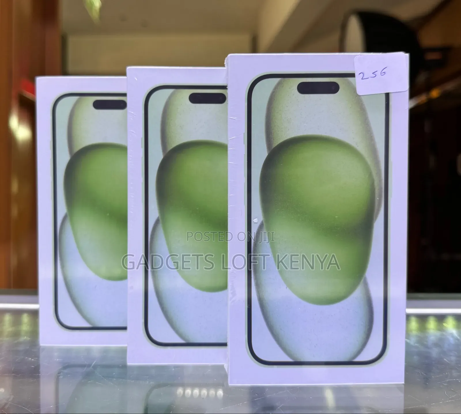 New Apple iPhone 15 256 GB Green