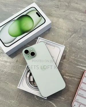 New Apple iPhone 15 256 GB Green