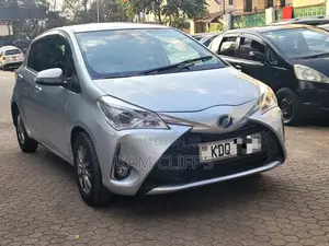 Toyota Vitz 2017 Gray