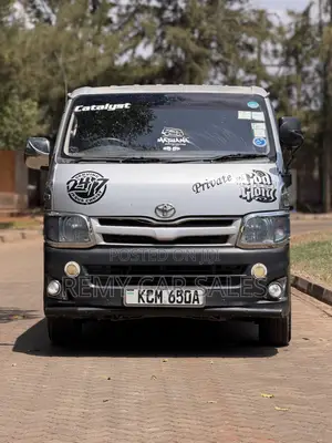 Toyota HiAce 2010 Silver