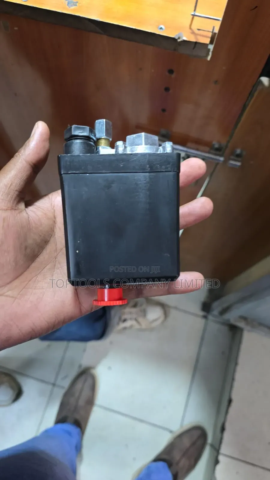 Compressor Head Switch at 1800