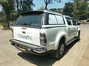 Toyota Hilux 2015 White