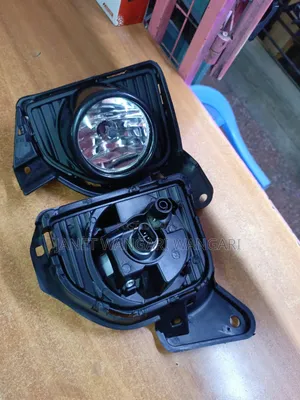 Foglight and Foglight Cover Set Toyota 7l Box 2016