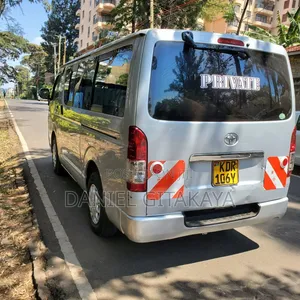 Toyota HiAce 2017 Silver
