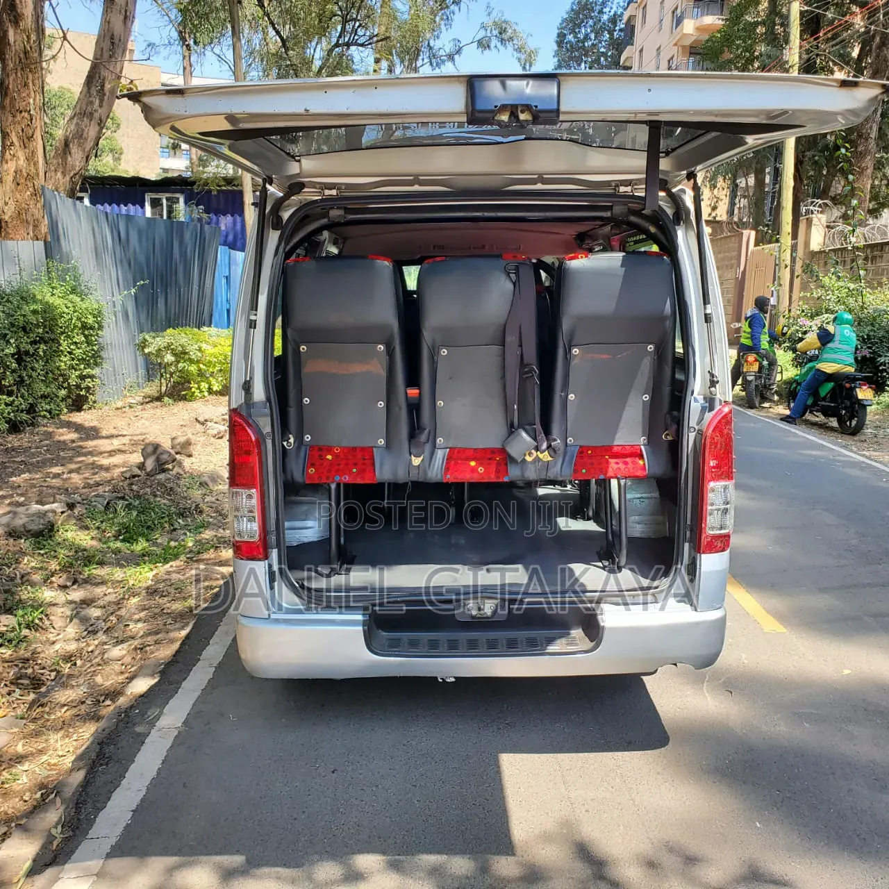 Toyota HiAce 2017 Silver