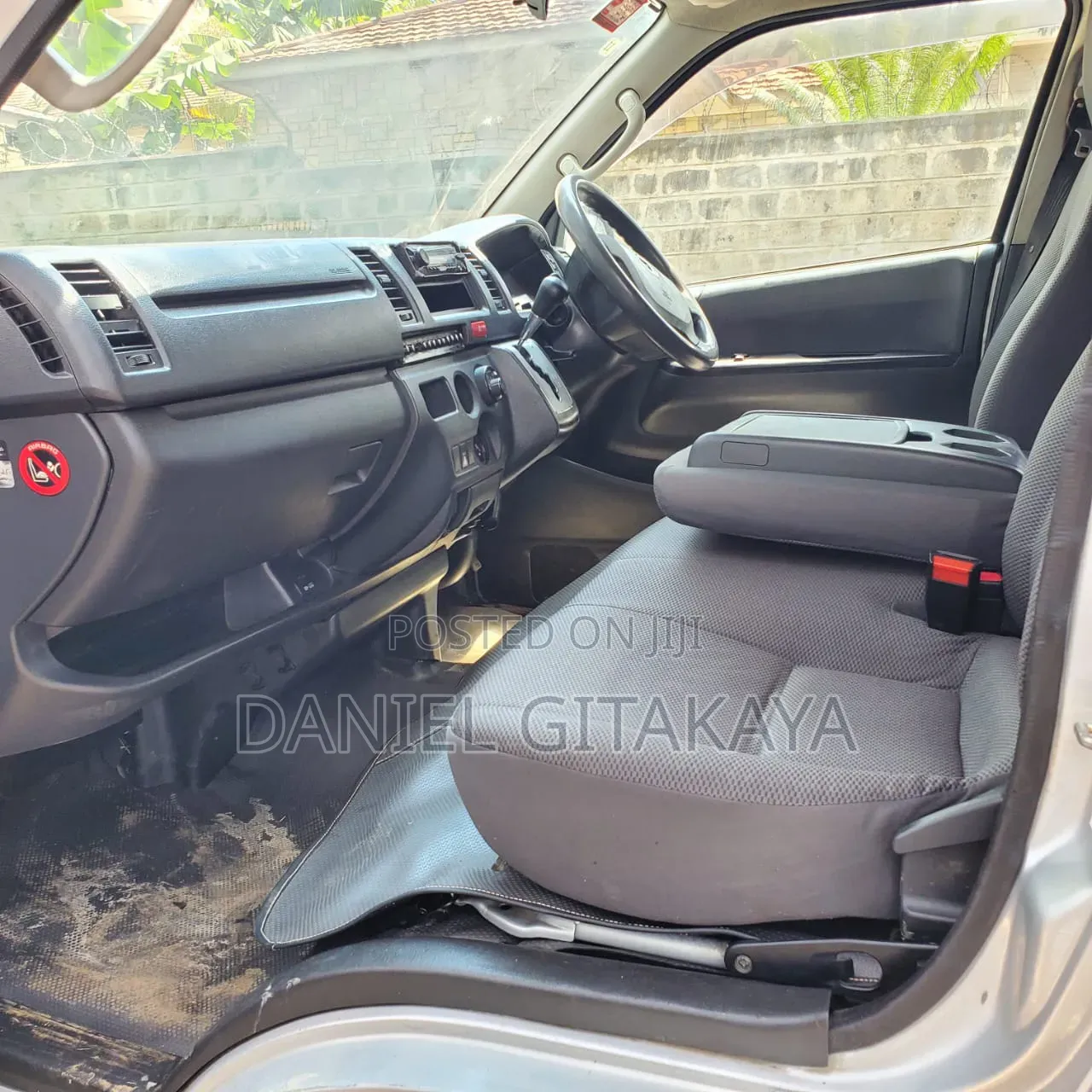 Toyota HiAce 2017 Silver