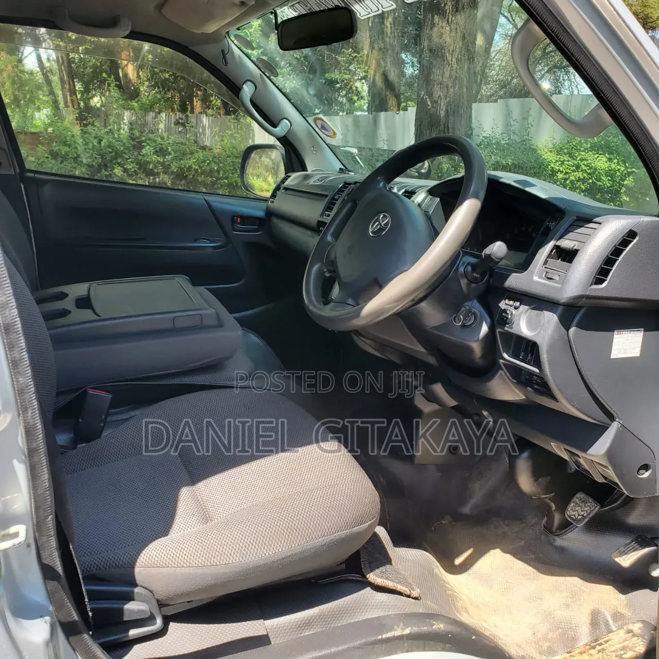 Toyota HiAce 2017 Silver
