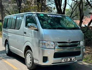 Toyota HiAce 2017 Silver