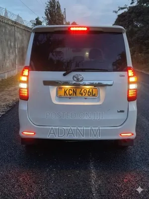 Toyota Noah 2010 White