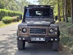 Land Rover Defender 2012