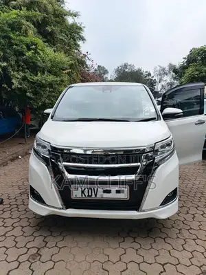 Toyota Esquire 2018 White
