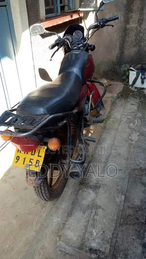 Bajaj Boxer 150 UG 2018 Red