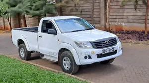 Toyota Hilux 2015 White