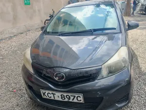 Toyota Vitz 2013 Gray