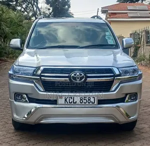 Toyota Land Cruiser 4.6 V8 ZX 2010 Silver