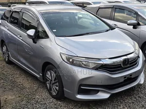 Honda Fit Shuttle 2018 Silver