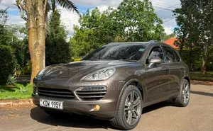 Porsche Cayenne 2014 Gray